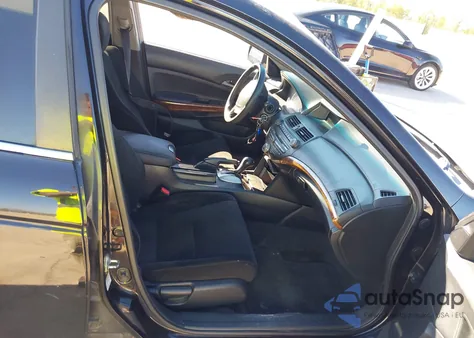 2011 Honda Accord 2.4 Ex z USA, uszkodzony, nr VIN 1HGCP2F74BA138972